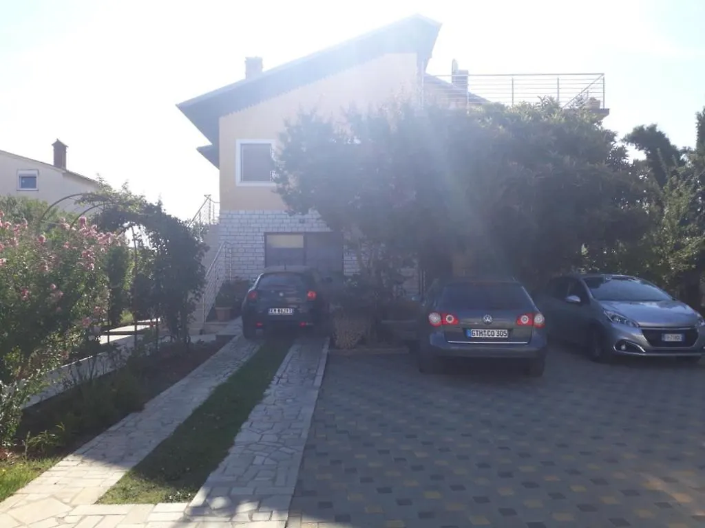 Apartments Nela Pola