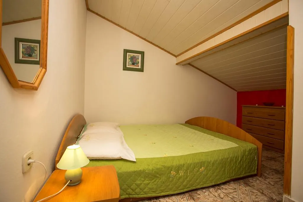 Apartments Nela Pola